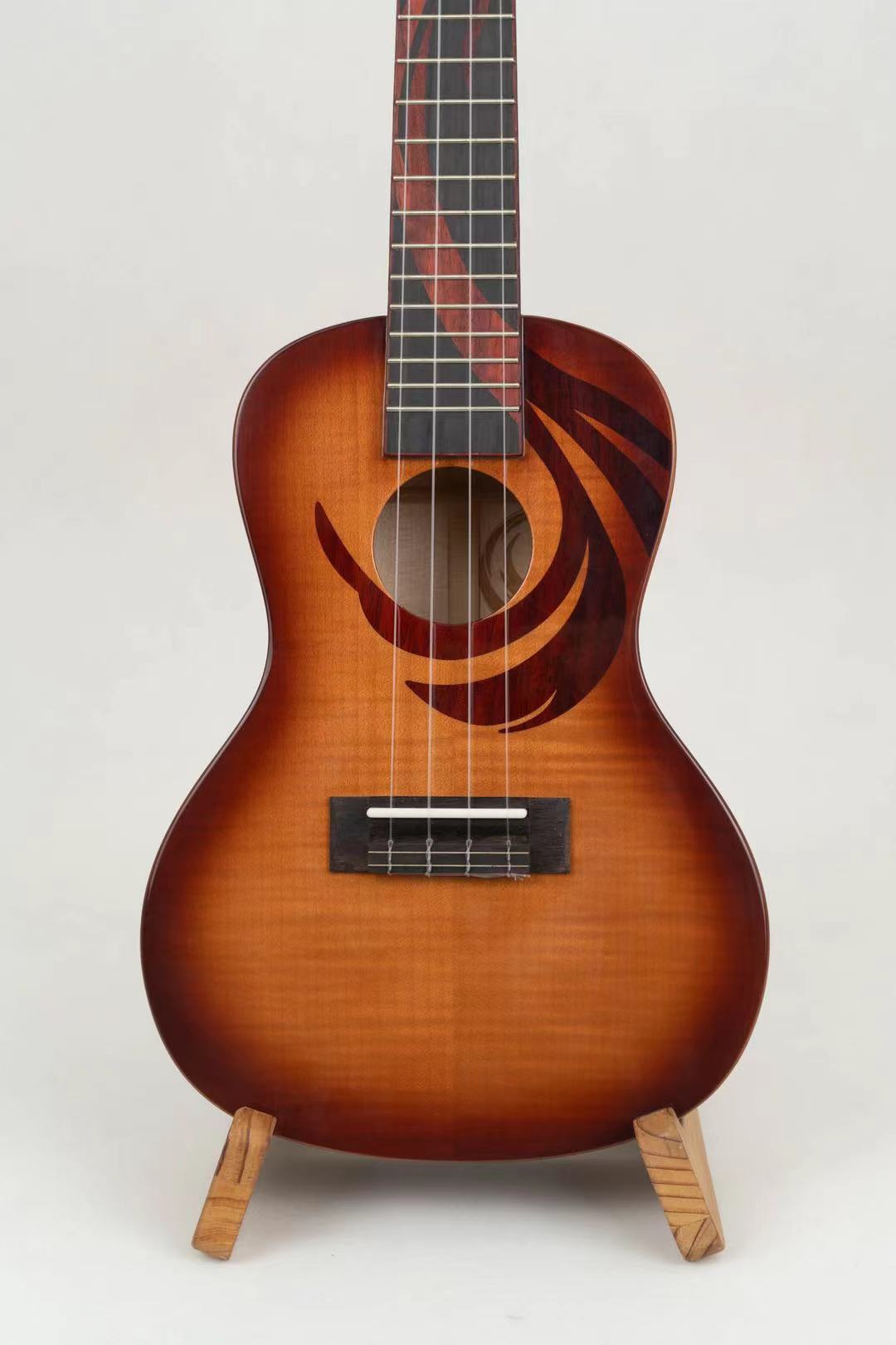 Phoenix Concert Ukulele Tigerahorn